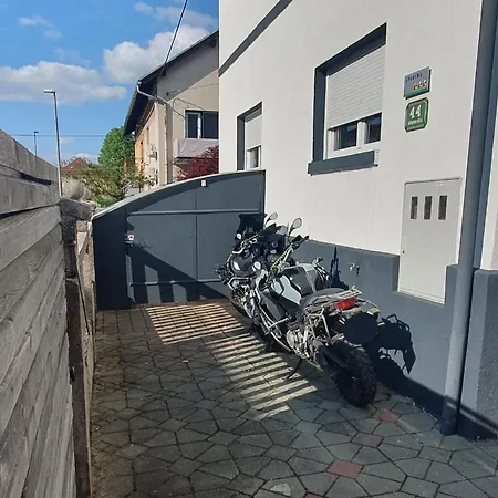 Ljubljana Apartment شقة *