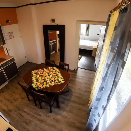 شقة Ljubljana Apartment *