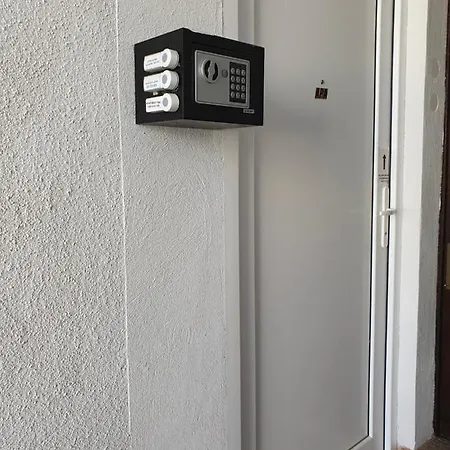 Ljubljana Apartment דירה *